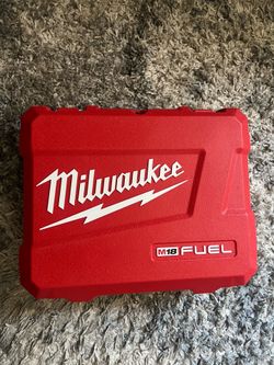 Milwaukee Impact case and battery NEW