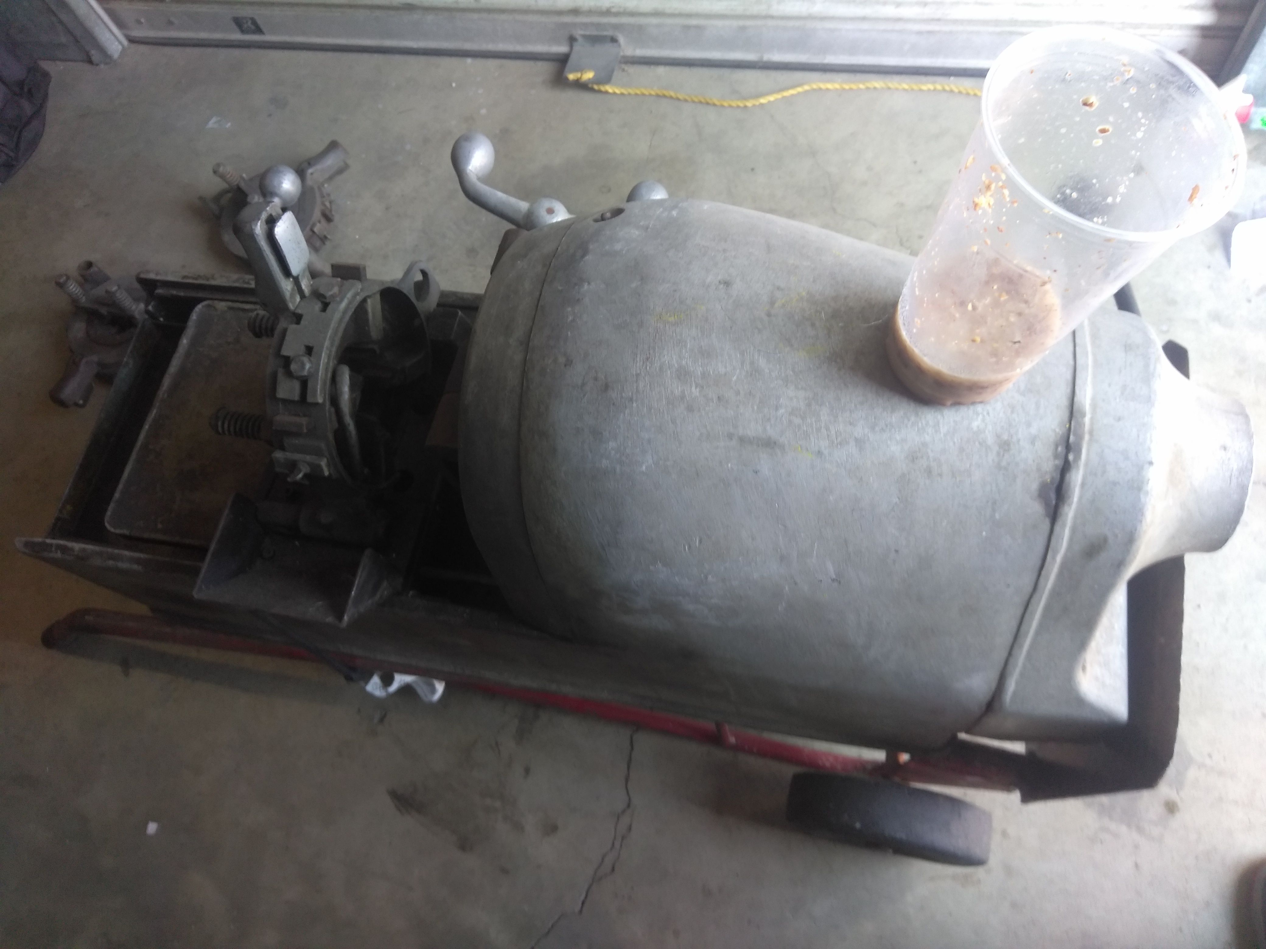 Chief Quijada Electric pipe threaders machine