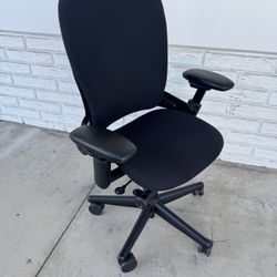 Steelcase leap Chair 