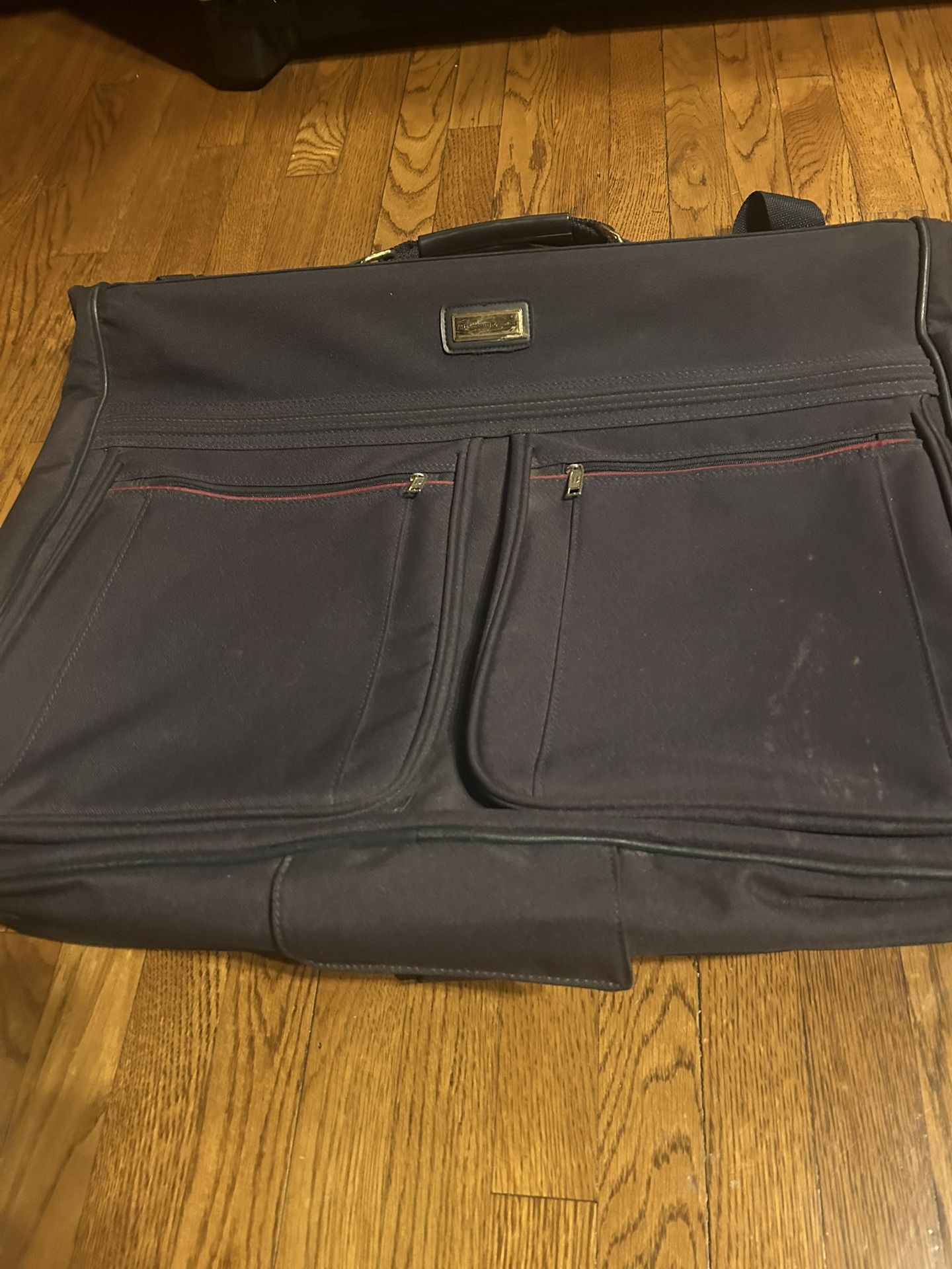 American Tourist Garment Bag With Multiple Compartments