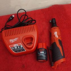 M12 Milwaukee 3/8 Ratchet Kit Completo $139