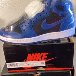 Air Jordan 1 Retro High OG Dark Marina Blue Grade School Size 4Y.        Women Size 5.5