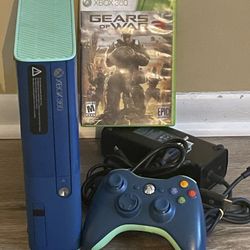 Xbox 360 E  Blue Call of Duty Edition