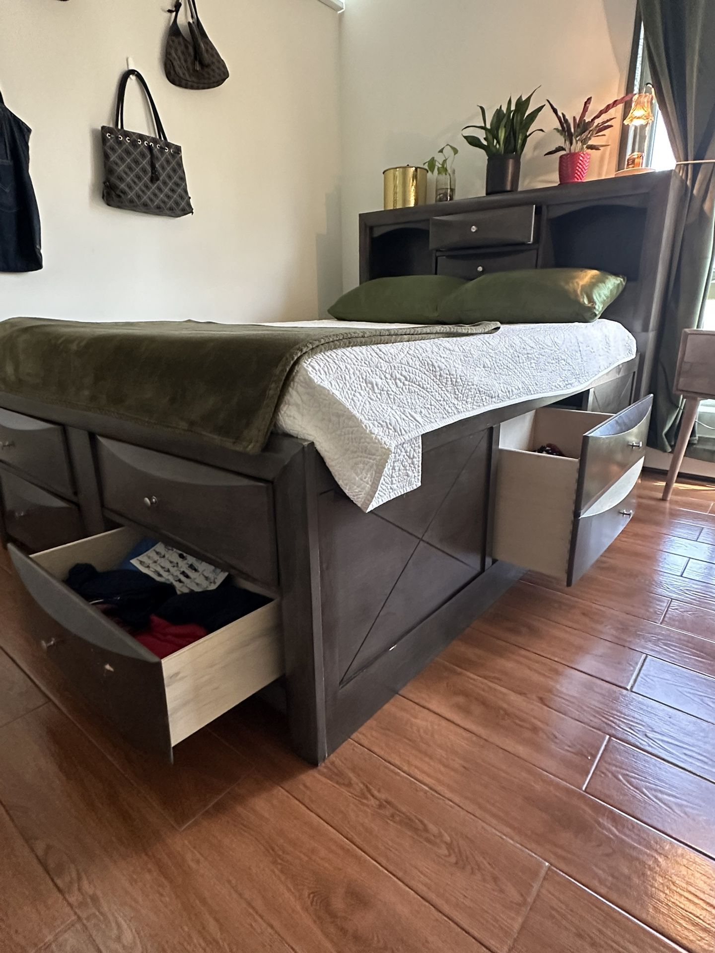 Full Size Storage Bed - Gray Wood