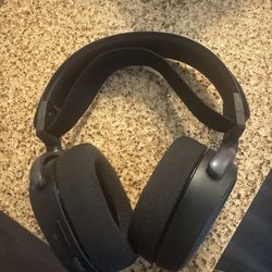 SteelSeries Arctis Nova Pro Wired Headset