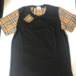 Burberry Women’s T Shirt Size Small