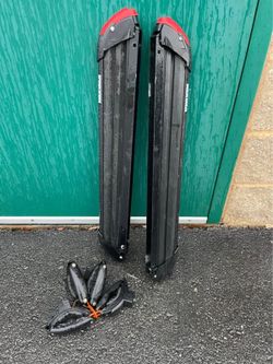 ♻️ Yakima 29” Ski / Snowboard Roof Racks w/ Mounts