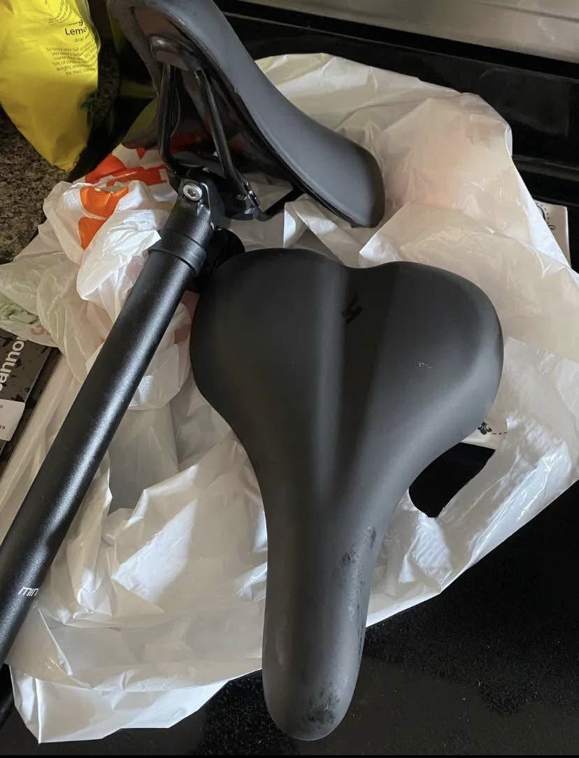 2 Bike seats & Suspension post