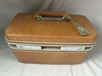 Vintage Samsonite Royal Traveler Hard Train Case