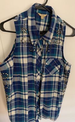 NWT Women’s plaid shirt with rhinestones by Guess size L