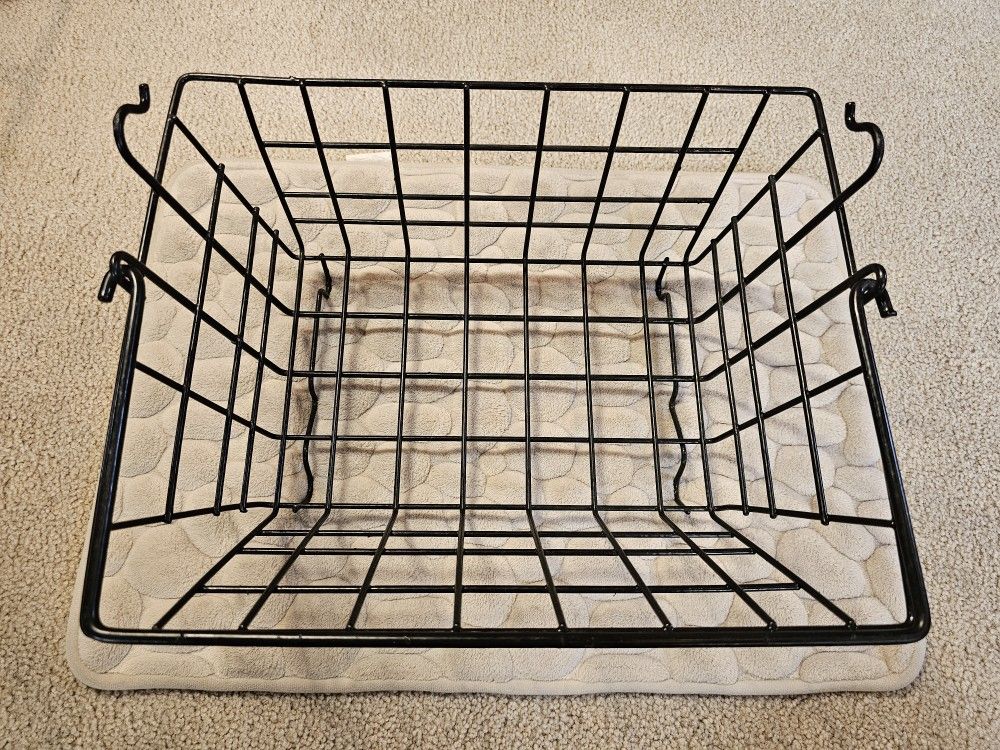 ROLLATOR WALKER BASKET