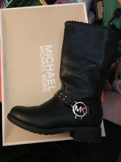 Brand new Michael Kors NEVER worn size 2