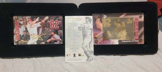 Mark Mcgwire 24k gold collectible In Case