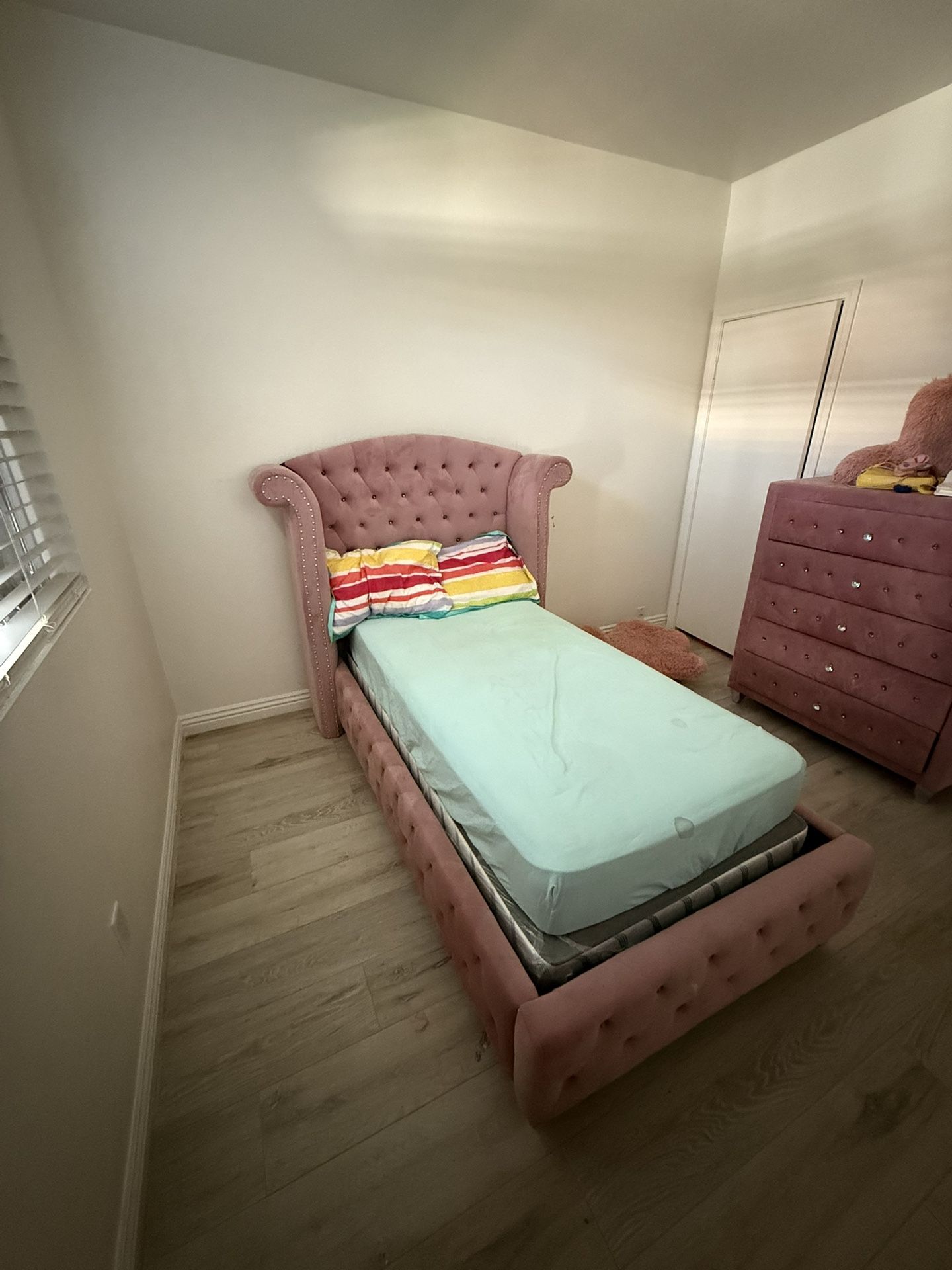 Pink Girl Bed With Dresser