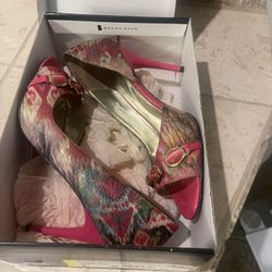 Retro- Pink Carlos Santana Heels Size 9