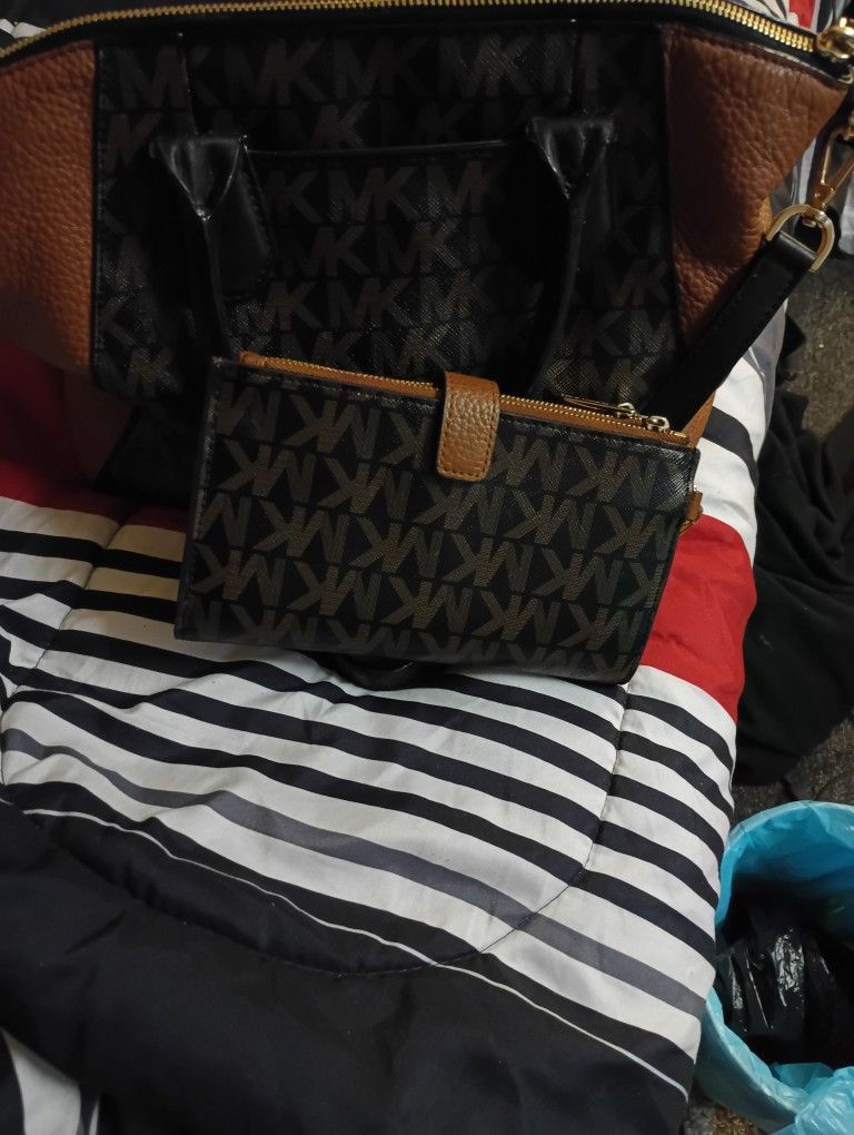 Michael Kors Purse And Matching Wallet 
