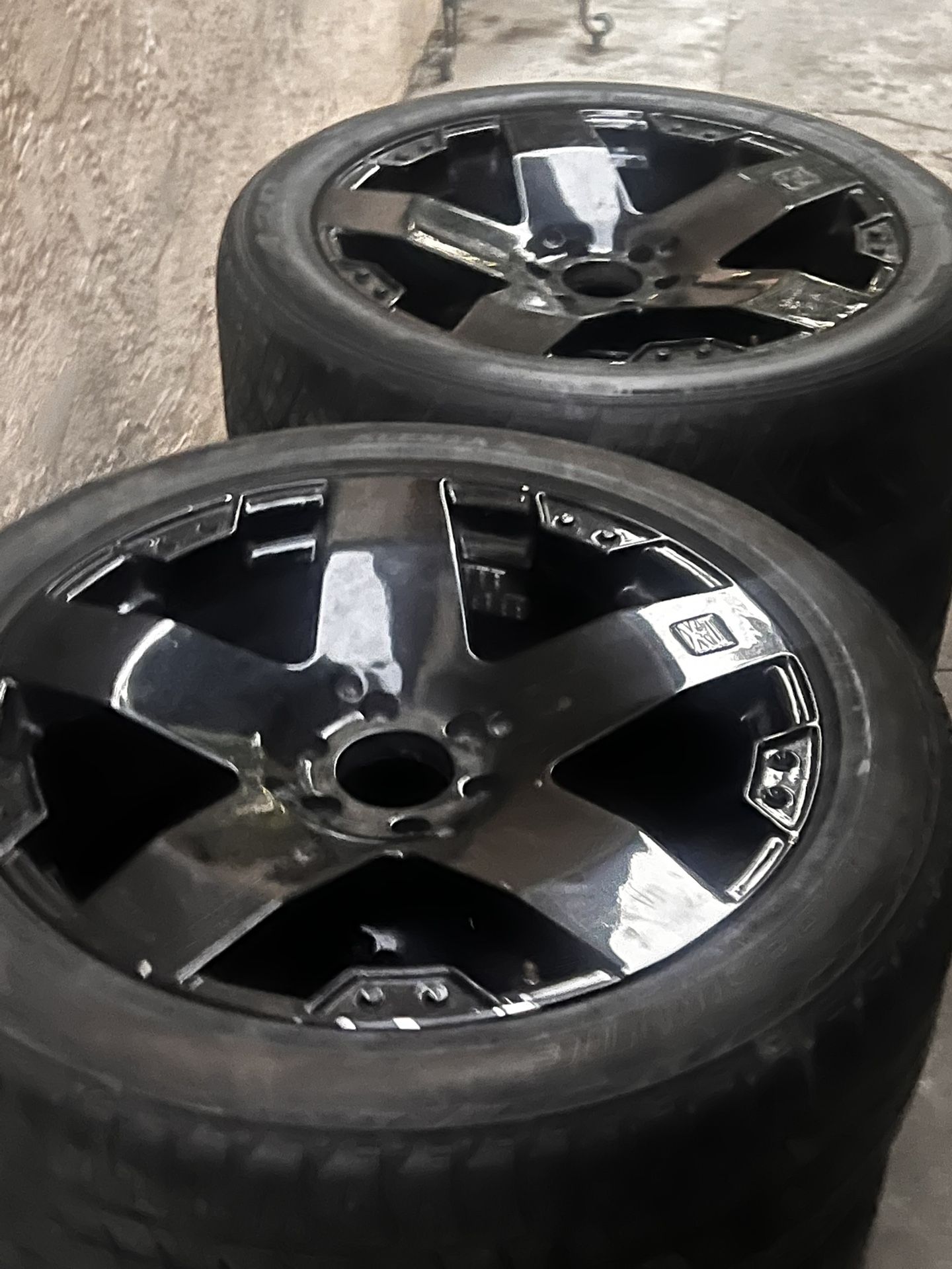 22 Inch Rims And Tires. FORD 6LUGS