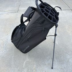 TaylorMade FlexTech Crossover Golf Bag