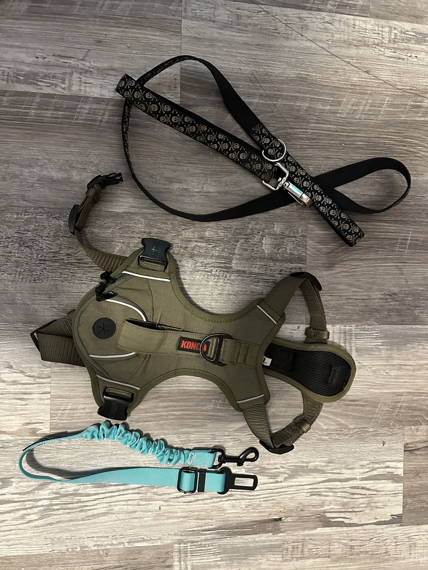 Harness size, leash.