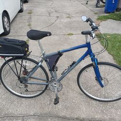 Giant Cypress LX Disc Crossroads Bike Bicycle Large Frame with 700c tires. Comes with Topeak MTX bag, pump, lights,  and sideview mirror. Excellent co