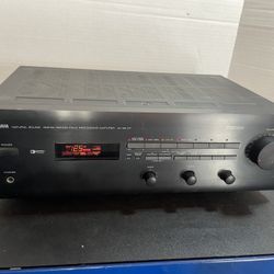 Yamaha Natural Sound Digital Sound Field Processing Amplifier AV-90 PY