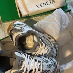 Silver Bottega Venta ( Used ) 