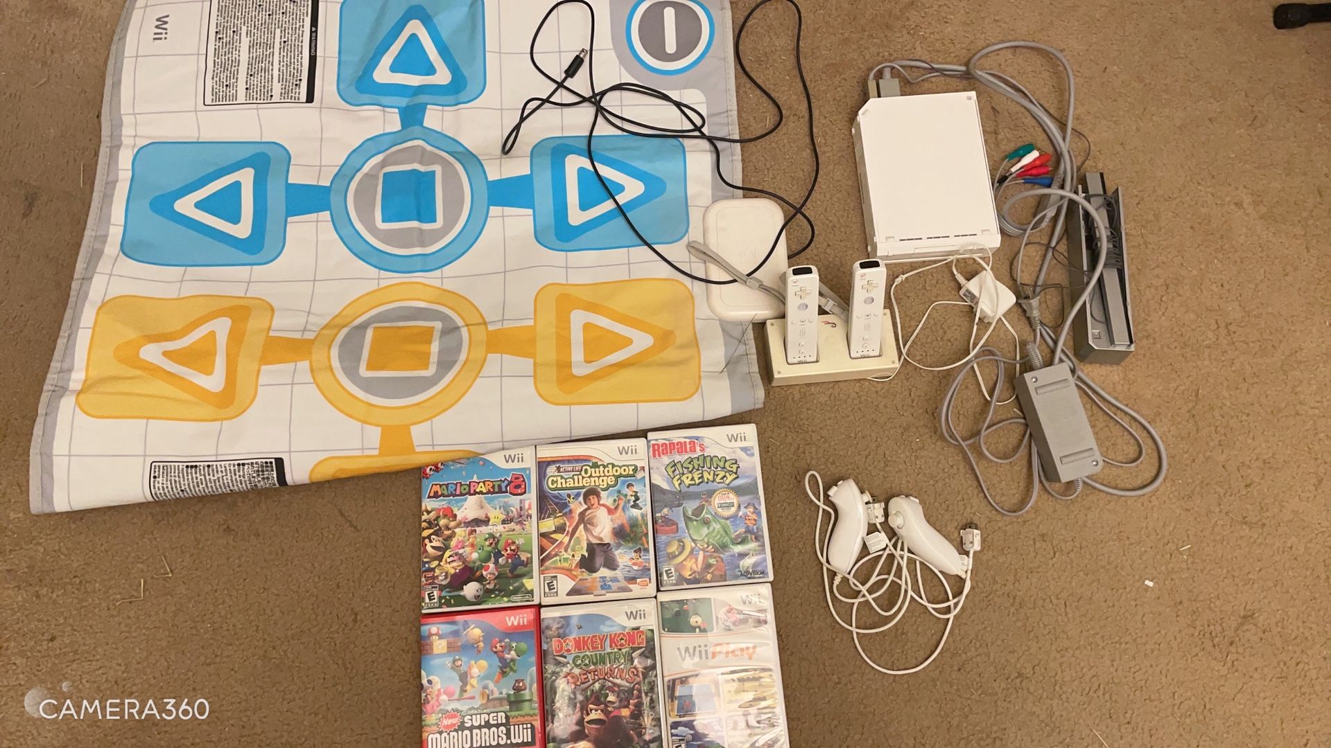 Nintendo Wii Console HD + Pick 1-4 Voomwa Remotes, Wii Sports, 6 original games