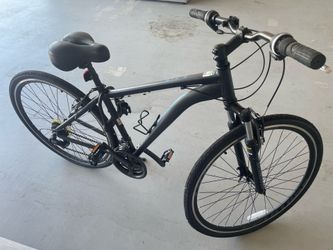 Women’s Schwinn GTX 3 hybrid bike