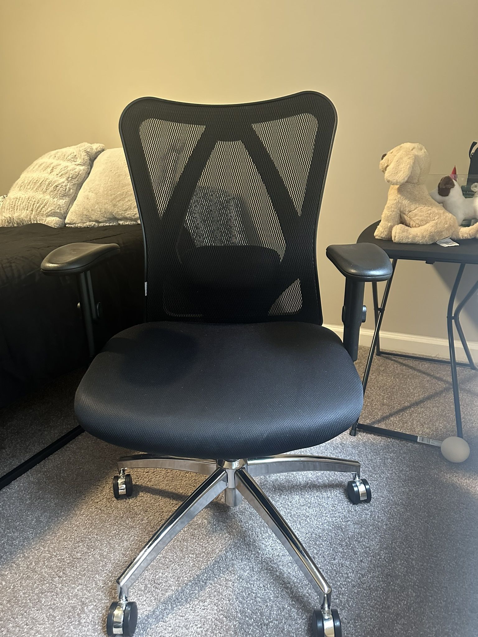 Black desk Chair
