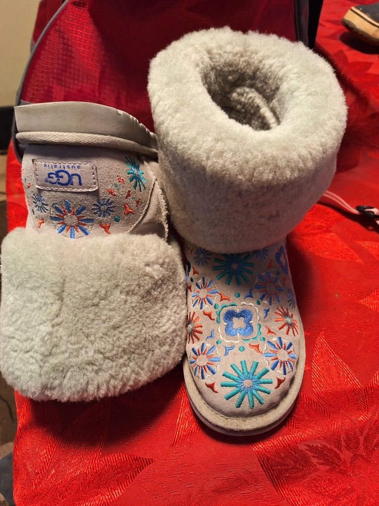 UGG Snow Boots Size 6