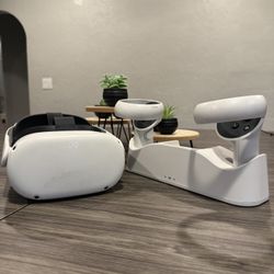 Oculus Quest 2 (Used- No Box) Charging Dock Included