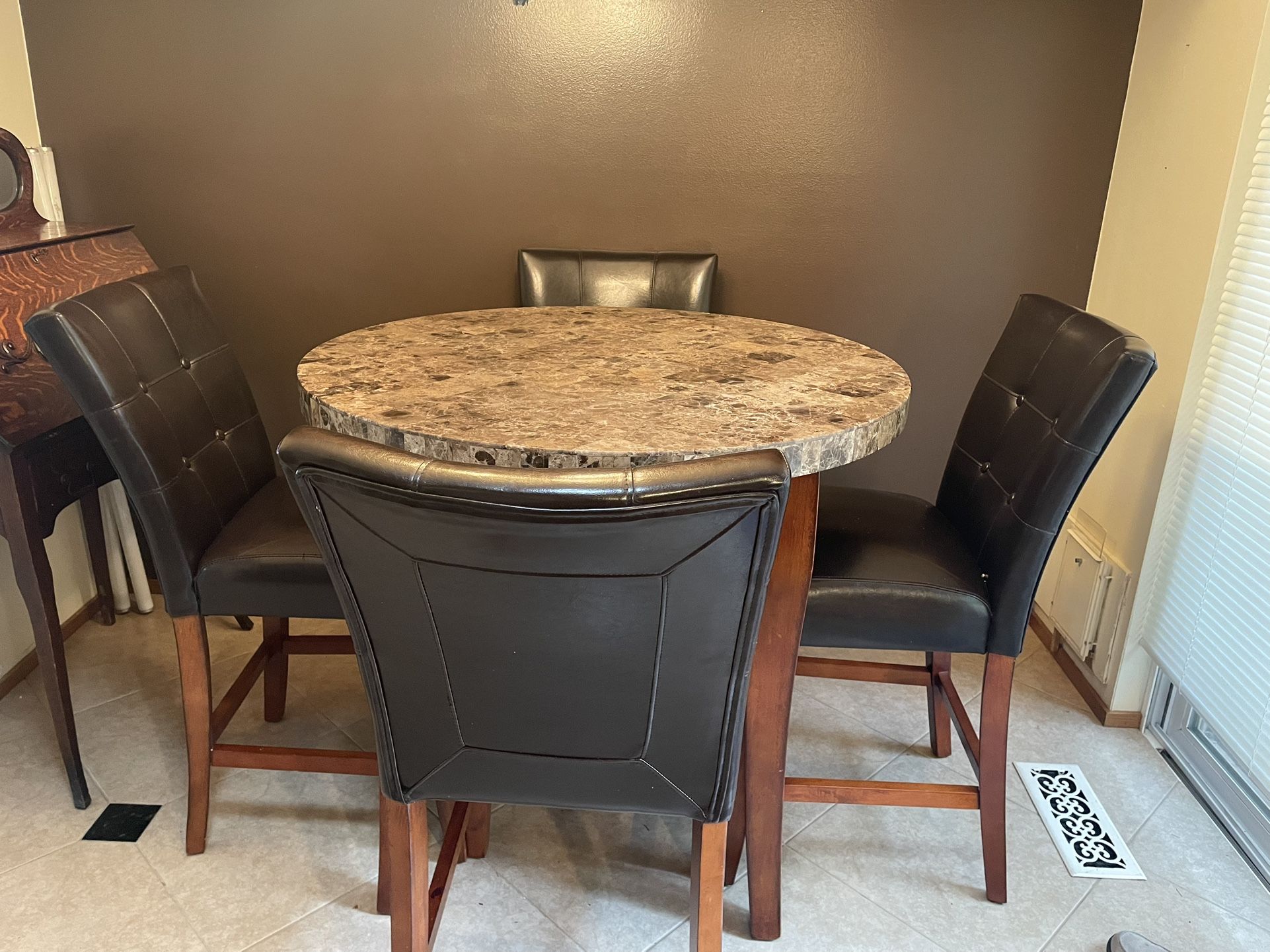 Dining Table & Chairs