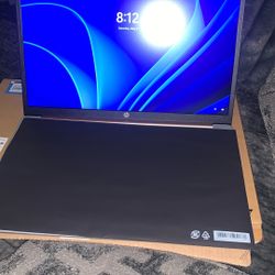 HP Laptop 17.3 “ Screen