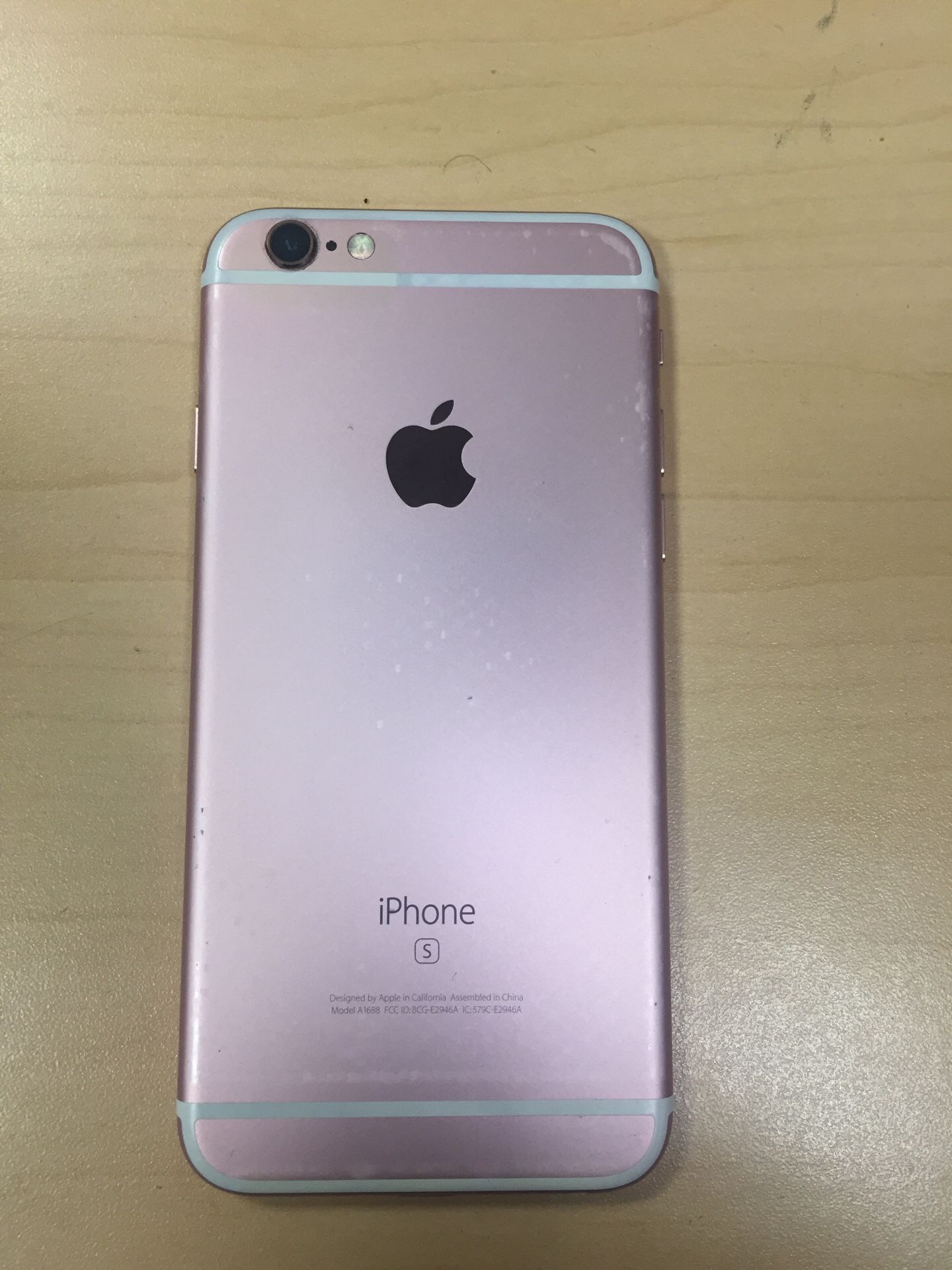 iPhone 6S 16gb UNLOCKED with 6 months warranty