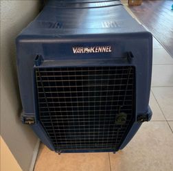 XL Deluxe Vari Kennel blue hard-plastic pet  kennel crate.