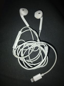 Apple EarPods with Lightning Connector