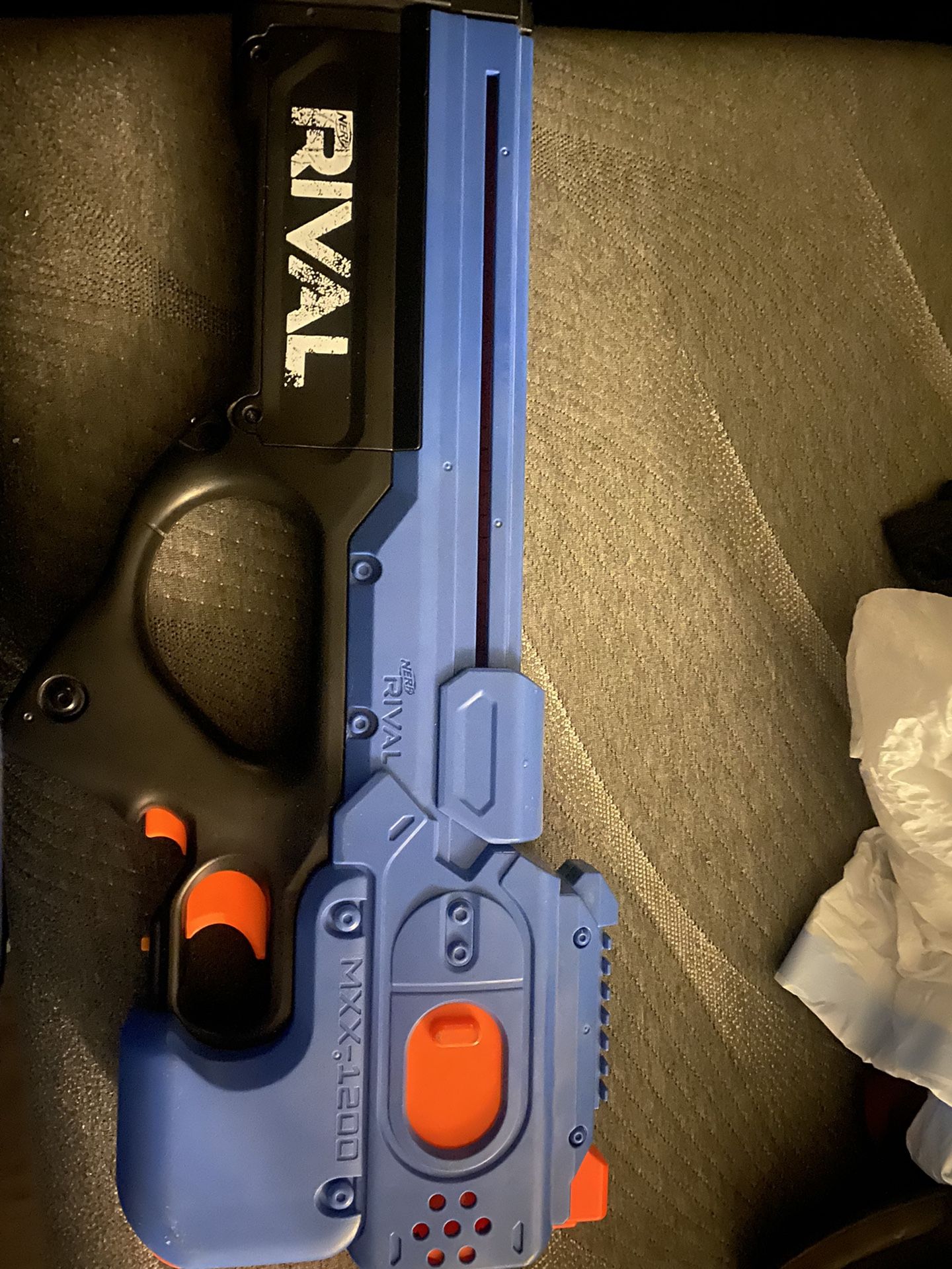 RIVAL NERF GUN (NERF BALLS INCLUDED)