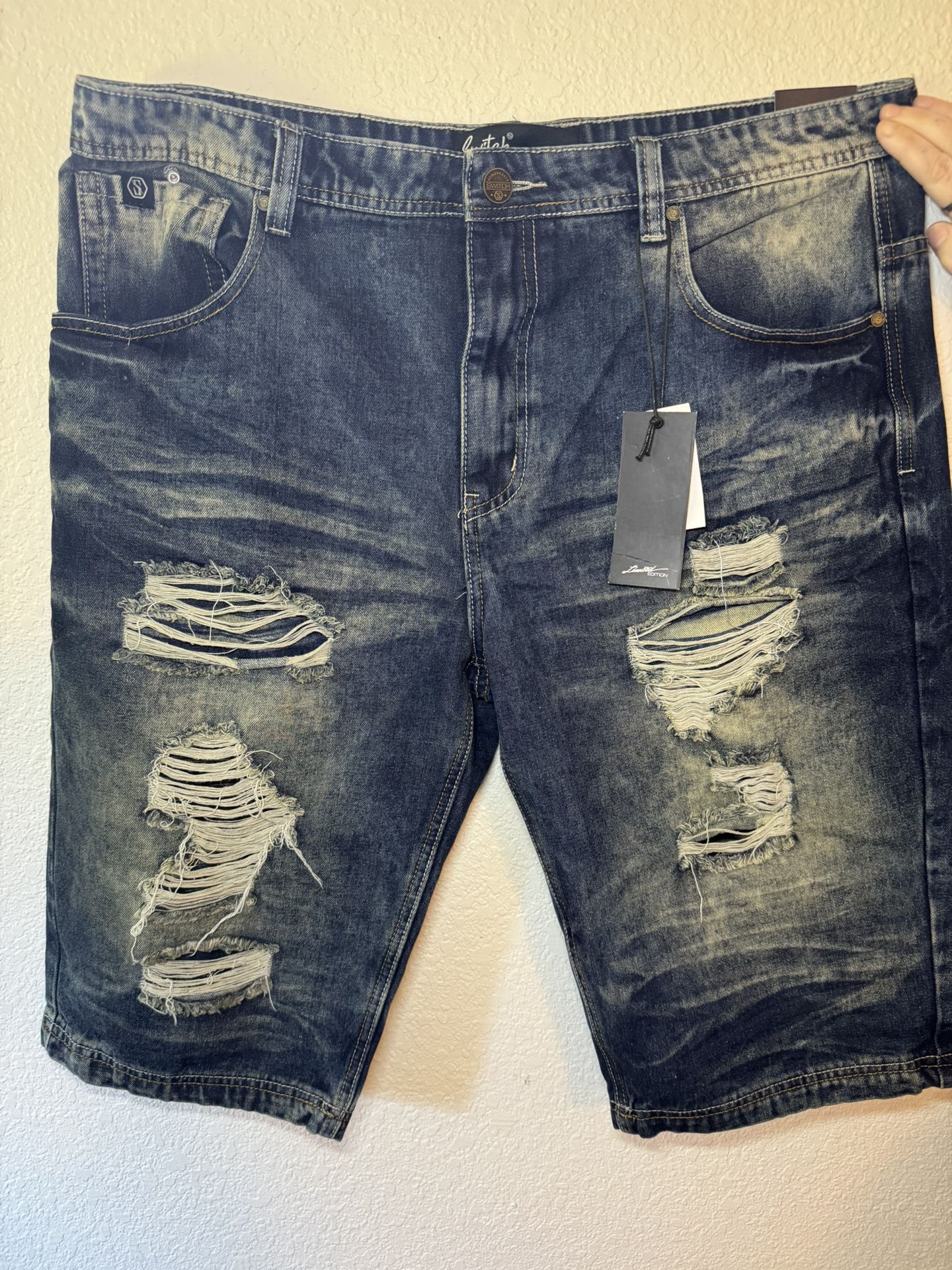 Switch Remarkable Men’s denim Shorts Tan Washed Holey Size 38