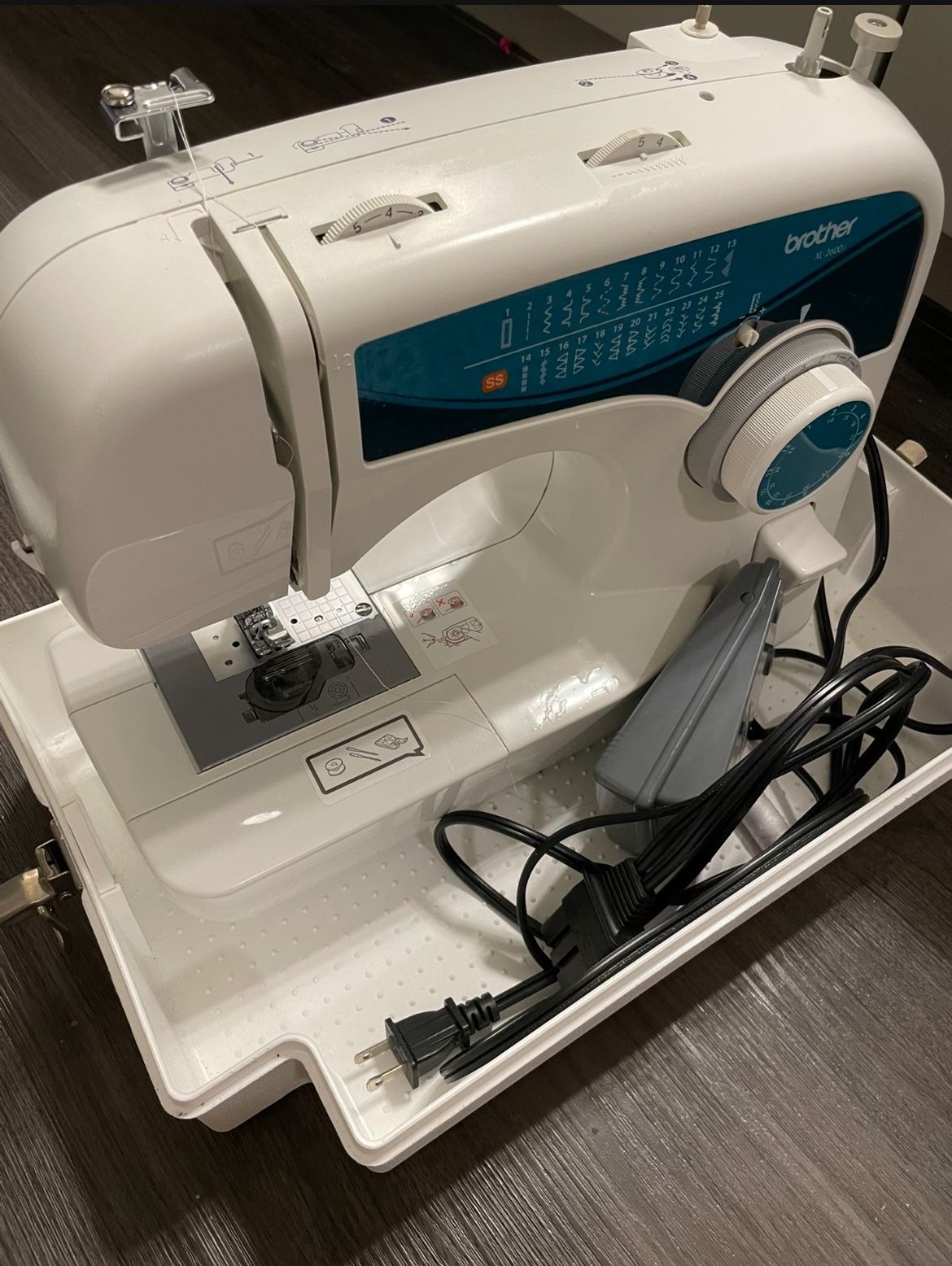 Sewing Machine brother With Case