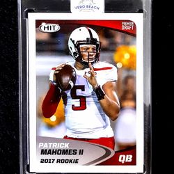 2017 SAGE HIT Premier Draft Patrick Mahomes II rookie card
