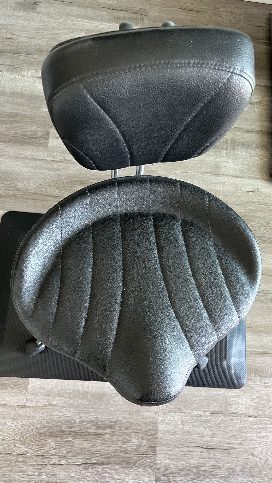 Pearl Roadster Throne With Backrest
