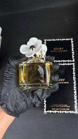 Daisy by Marc Jacobs
