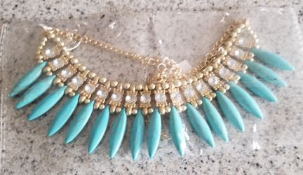 Statement necklace