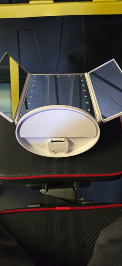 Trifold Vanity Mirror with LED Lights