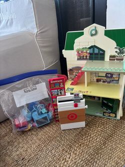 Bluey Supermarket Playset 24 Sounds 15+ Play Pieces 3 Floor Shopping - Like New and Barbie Skipper's First Job Target Doll Set Barbie is missing shoes