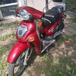 Kmyco Name Brand Scooter 2008