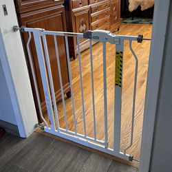 Regalo gate for babies or pet