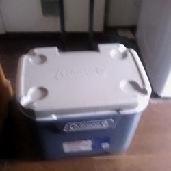 Coleman 316 Series 60qaurt Roller Cooler