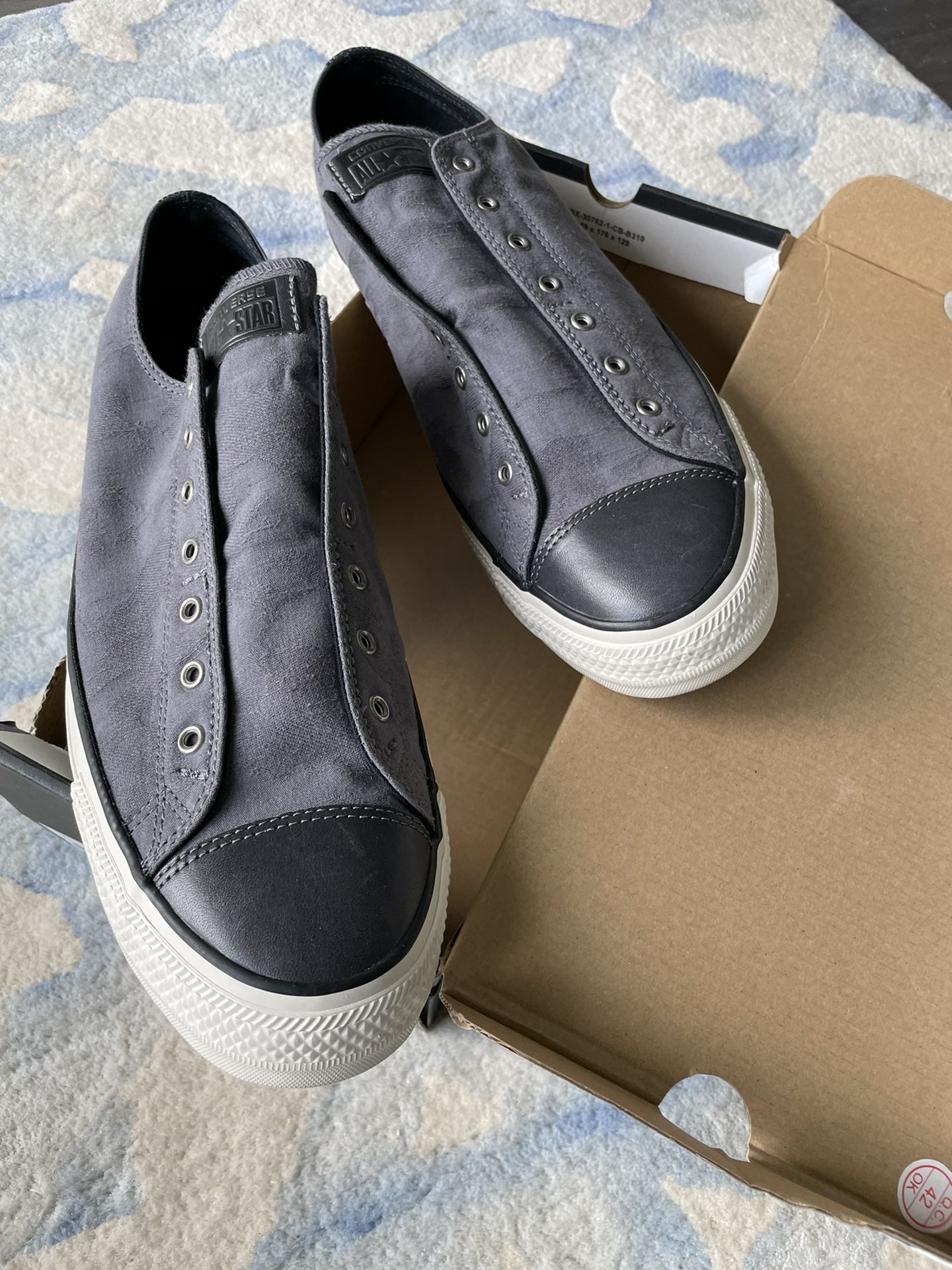 Converse Sneaks