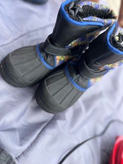 Kids Snow Boots with Velcro Strap